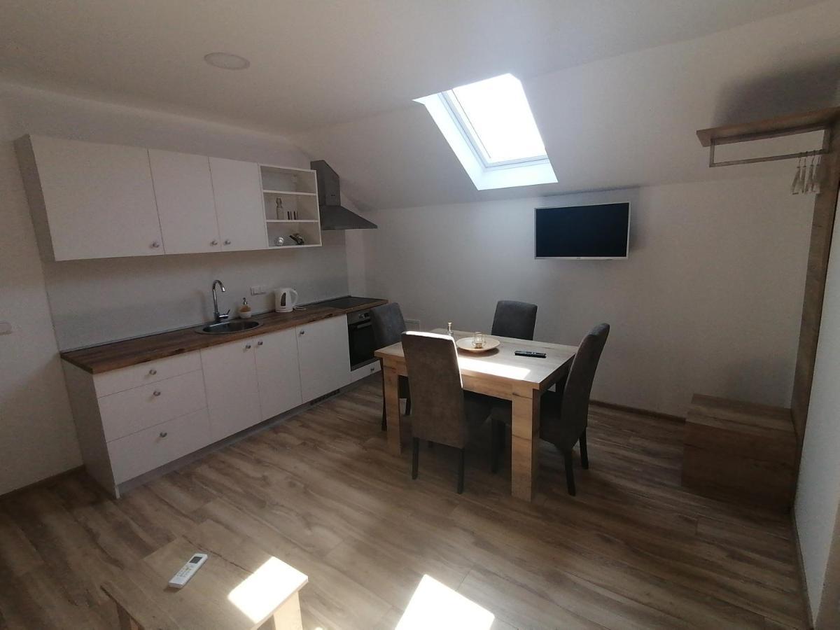 Farma & Apartmani Opg Sasa Delic Korenica Eksteriør billede